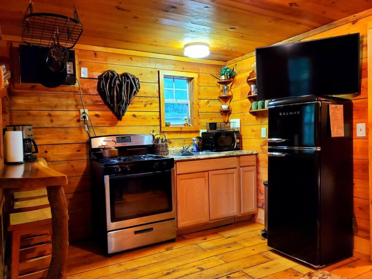 Lil' Log At Hearthstone Cabins And Camping - Pet Friendly Helen Kültér fotó